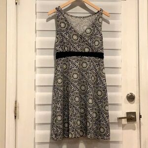 Lola by AFG black and white patterned dress size small